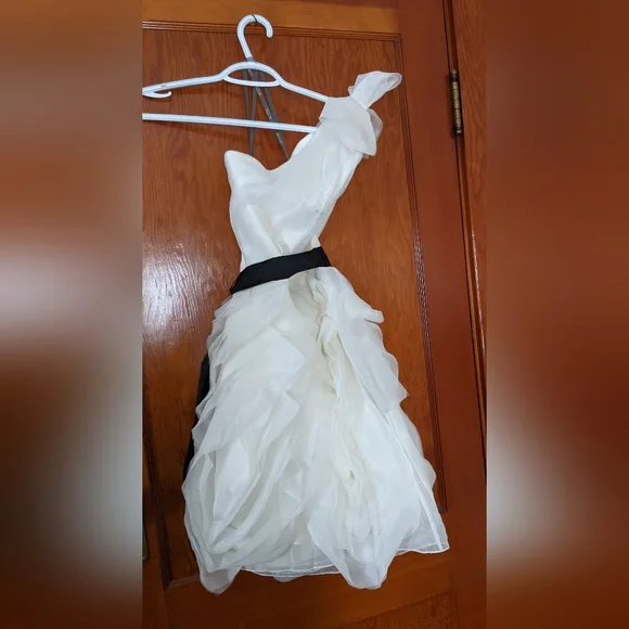 White by Vera Wang One-Shoulder Dress with Black Accent - Picture 5 of 10